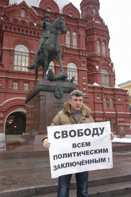 Nemtsov leading a protest, prior to his murder